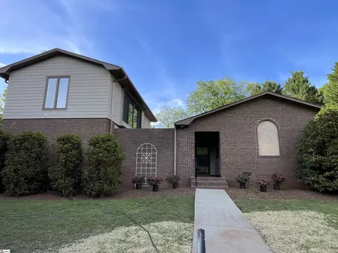 17 Runnymede Rd, Greenville, SC 29615