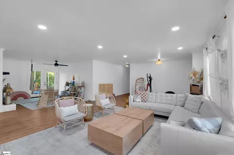 Living - 1 12th St, Greer, SC 29651 photo 2 of 2