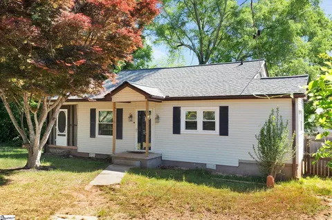 105 Nalley St, Easley, SC 29640