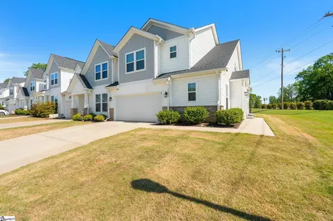 1504 Shallons Ct, Spartanburg, SC 29301
