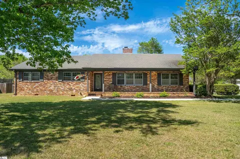 125 Thunderbird Pl, Spartanburg, SC 29307