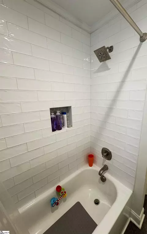 Bath - 117 Benjamin Ave, Greer, SC 29651 photo 3 of 3