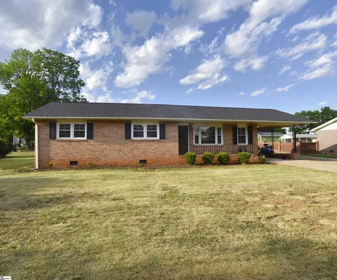 117 Benjamin Ave, Greer, SC 29651