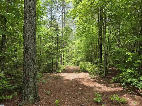 8 Belk Rd, Travelers Rest, SC 29690