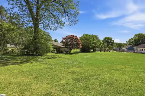 Exterior - 520 S Spring St, Walhalla, SC 29691 photo 7 of 9