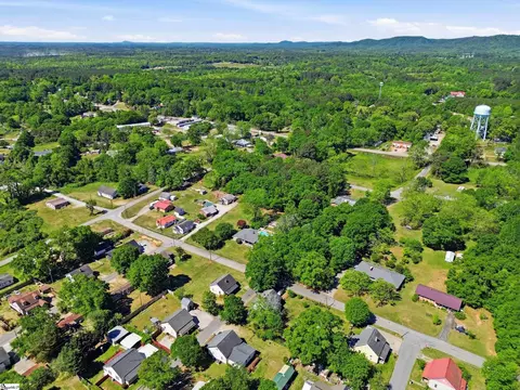 View/Area - 520 S Spring St, Walhalla, SC 29691 photo 4 of 5