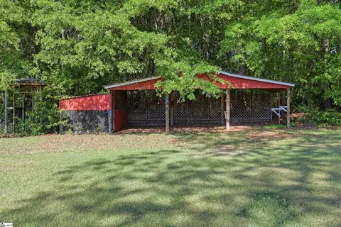 Exterior - 520 S Spring St, Walhalla, SC 29691 photo 6 of 9