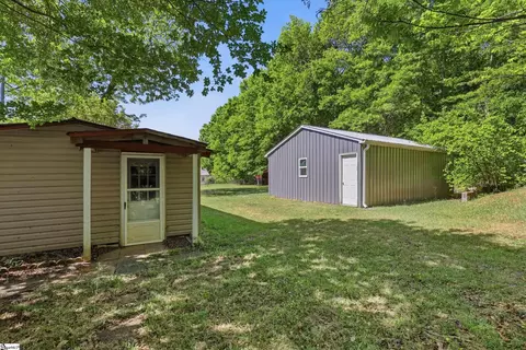 Exterior - 520 S Spring St, Walhalla, SC 29691 photo 5 of 9