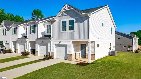 100 Tramore Ln, Fountain Inn, SC 29644