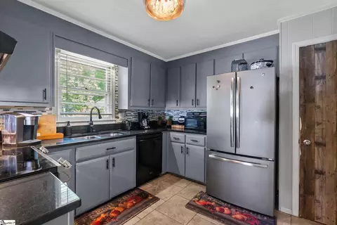 Kitchen - 200 Fruit Mountain Rd, Easley, SC 29640 photo 3 of 3