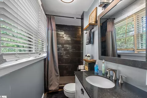 Bath - 200 Fruit Mountain Rd, Easley, SC 29640 photo 1 of 2
