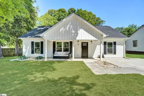 122 W 3rd Ave, Easley, SC 29640