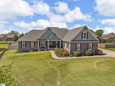 130 Monreve Dr, Boiling Springs, SC 29316