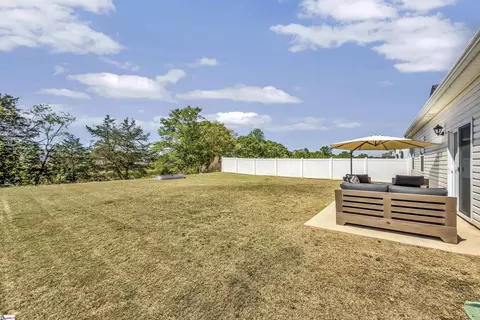 Exterior - 76 Oak Edge Ln, Greer, SC 29651 photo 3 of 6