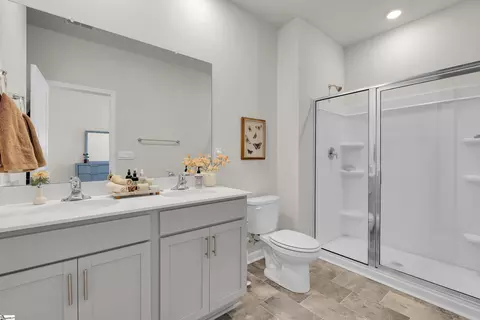 Bath - 76 Oak Edge Ln, Greer, SC 29651 photo 1 of 1