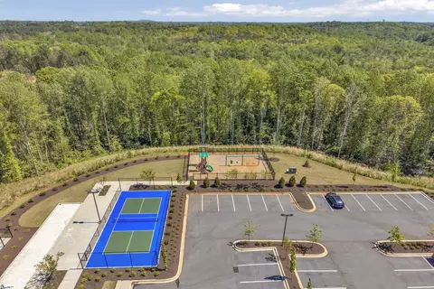 Exterior - 76 Oak Edge Ln, Greer, SC 29651 photo 5 of 6