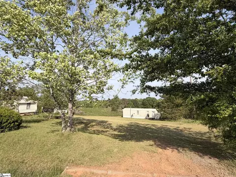 215 Leonard Rd, Duncan, SC 29334 photo 9