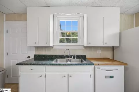 Kitchen - 5 Geer St, Greer, SC 29650 photo 2 of 3
