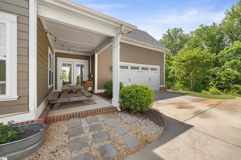 Exterior - 14 Jardin Dr, Greenville, SC 29607 photo 5 of 7