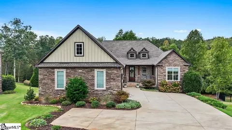 383 Island Green Ln, Inman, SC 29349