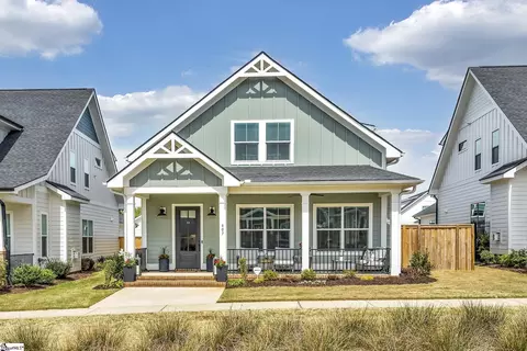407 Mcklee Dr, Travelers Rest, SC 29690