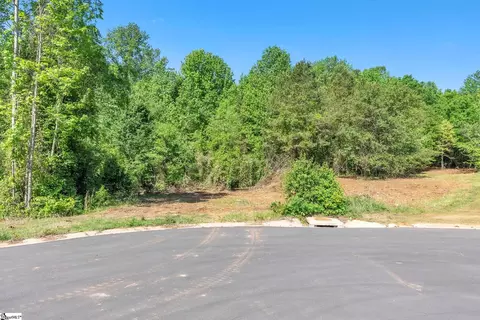 228 River Oaks Cir, Piedmont, SC 29673