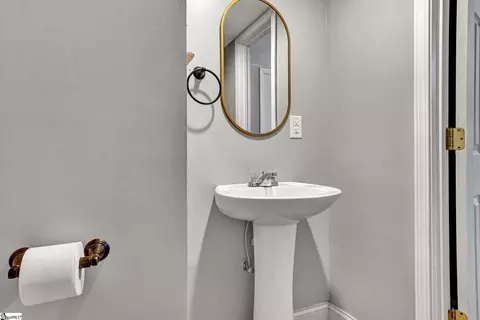 Bath - 309 Pineview Dr, Pickens, SC 29671 photo 5 of 5