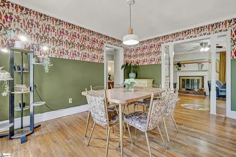 Dining - 309 Pineview Dr, Pickens, SC 29671 photo 3 of 4