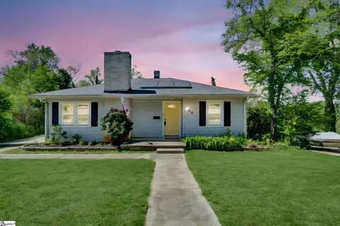 309 Pineview Dr, Pickens, SC 29671