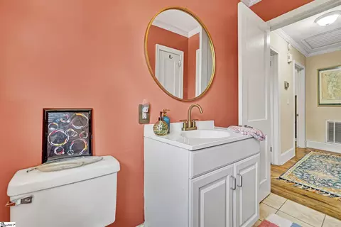 Bath - 309 Pineview Dr, Pickens, SC 29671 photo 2 of 5