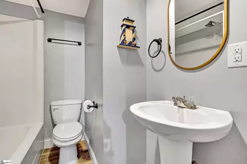 Bath - 309 Pineview Dr, Pickens, SC 29671 photo 4 of 5