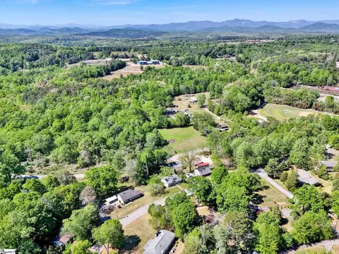View/Area - 309 Pineview Dr, Pickens, SC 29671 photo 4 of 5