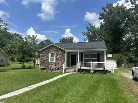 204 Elm St, Clinton, SC 29325