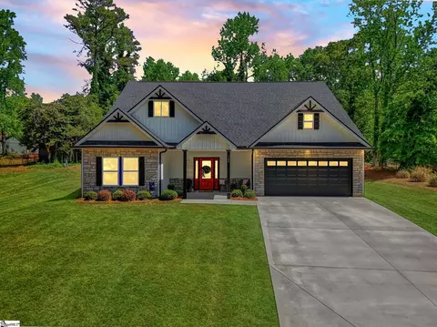 165 Lake Bowen Dr, Inman, SC 29349