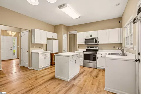 Kitchen - 132 Cotter Ln, Greer, SC 29650 photo 2 of 2