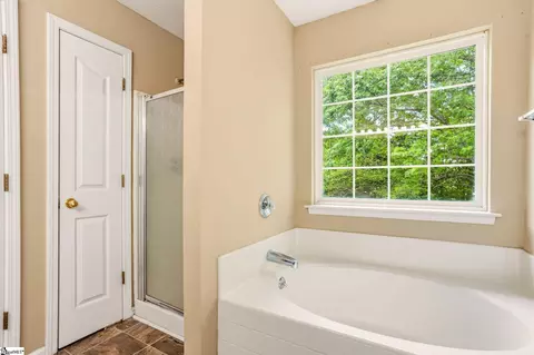Bath - 132 Cotter Ln, Greer, SC 29650 photo 3 of 4