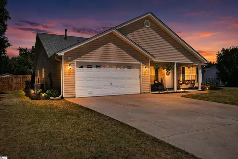 2 Spring Sky Ct, Taylors, SC 29687