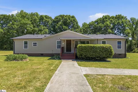 169 Pleasant Cove Dr, Woodruff, SC 29388