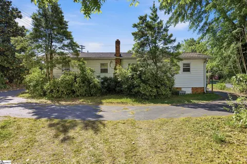 Exterior - 100 Pearson Rd, Easley, SC 29642 photo 3 of 4