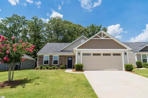 640 Hardwood Dr, Boiling Springs, SC 29316