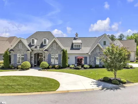 107 Fernbank Ct, Simpsonville, SC 29681