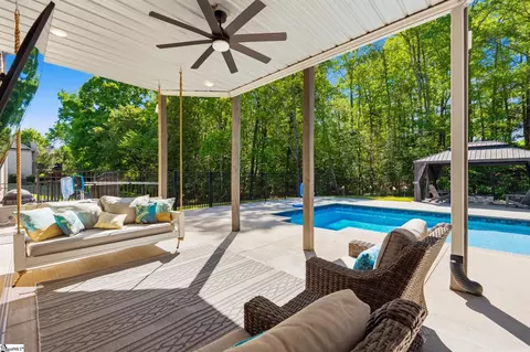 Exterior - 34 Fox Hunt Ln, Greer, SC 29651 photo 7 of 9