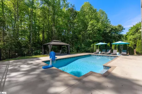 Exterior - 34 Fox Hunt Ln, Greer, SC 29651 photo 3 of 9