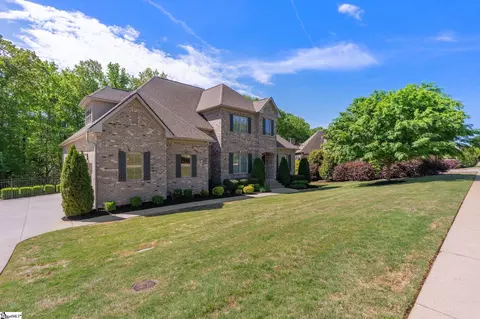 Exterior - 34 Fox Hunt Ln, Greer, SC 29651 photo 2 of 9