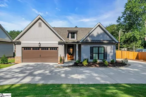 309 Palmetto Rd, Pelzer, SC 29669