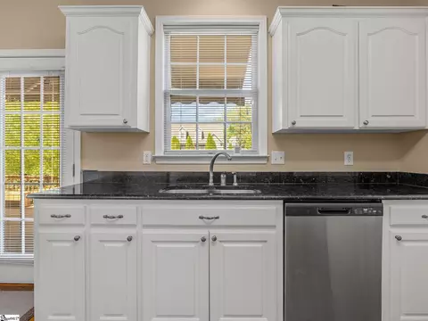 Kitchen - 130 Darmondale Dr, Moore, SC 29369 photo 4 of 4