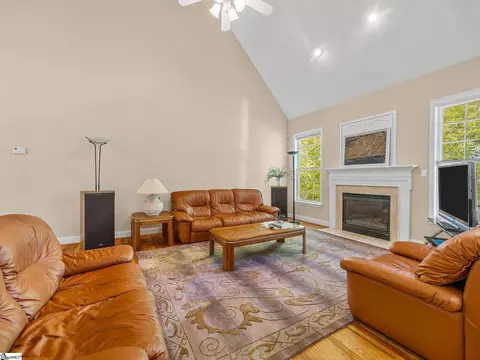 Living - 130 Darmondale Dr, Moore, SC 29369 photo 1 of 2