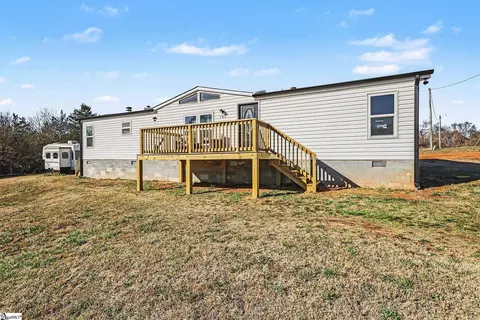 141 Dogwood Dr, Jonesville, SC 29353