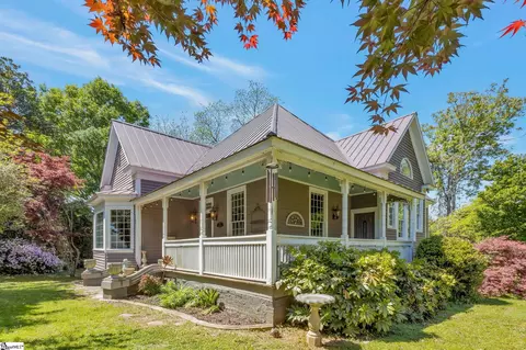 103 Gaines St, Central, SC 29630