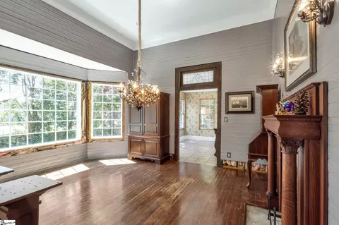 Dining - 103 Gaines St, Central, SC 29630 photo 2 of 2